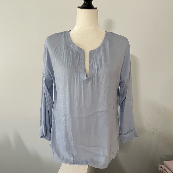 NEW Dolan Anthropology Blouse Top in Sky Color size Small - Picture 3 of 9